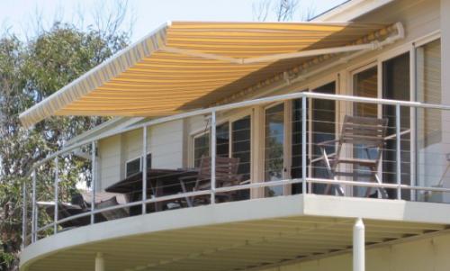 Folding-Arm-Awnings-4-600x361